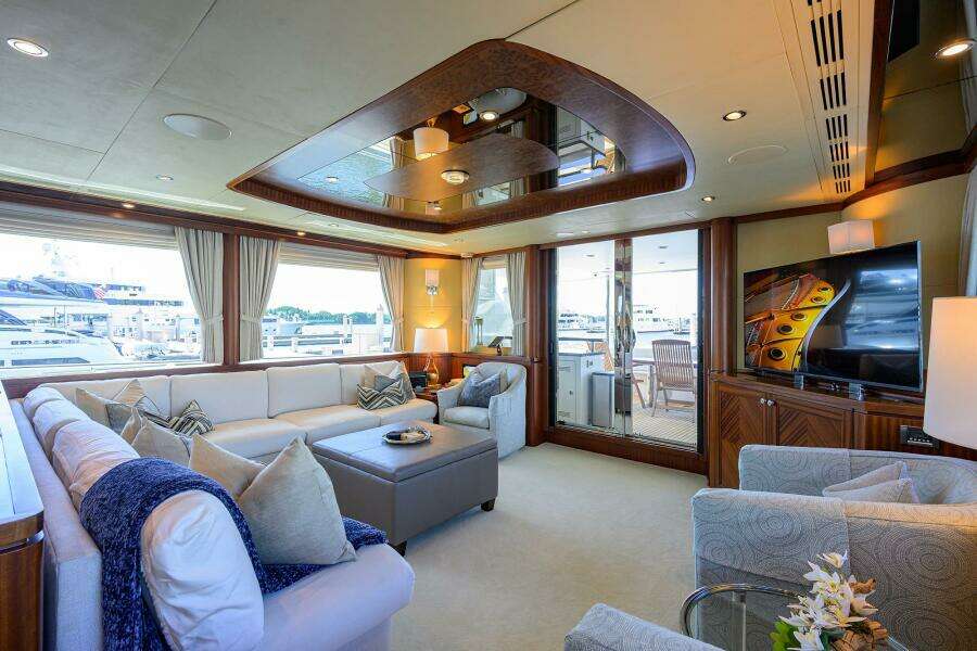 2013 Ocean Alexander Sky Lounge