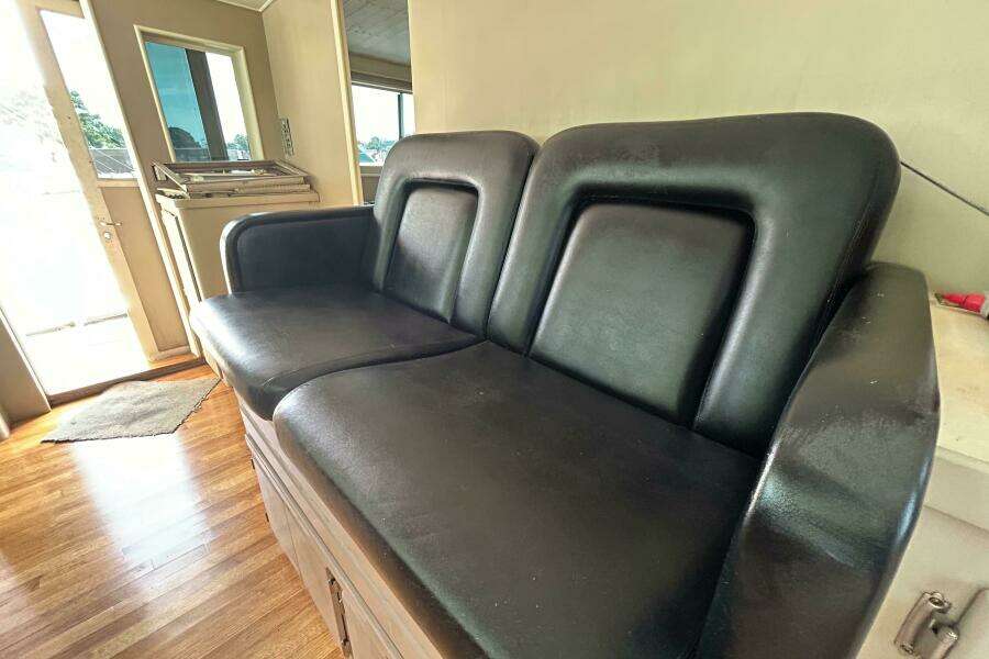 1991 Hatteras Cockpit Motor Yacht