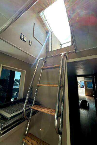 1991 Hatteras Cockpit Motor Yacht