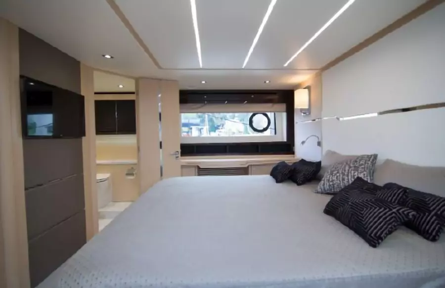 2018 Sunseeker Predator