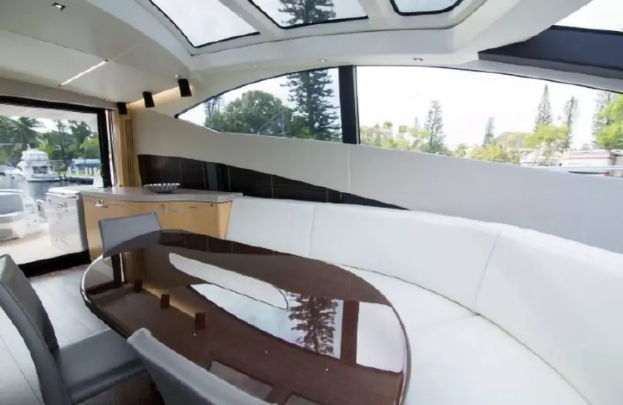 2018 Sunseeker Predator