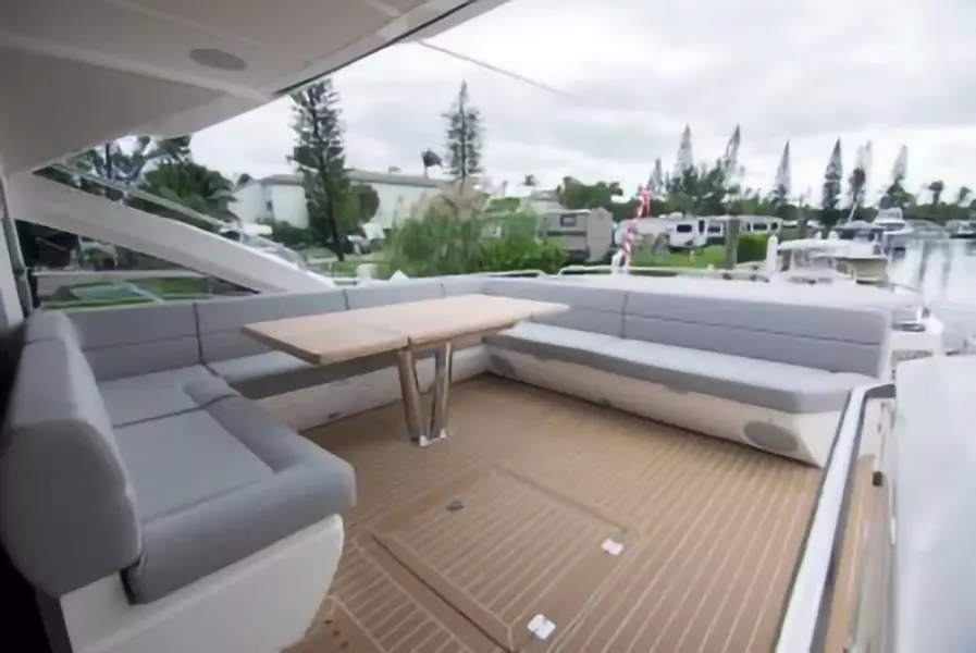 2018 Sunseeker Predator