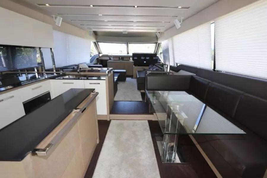 2017 Prestige Motoryacht