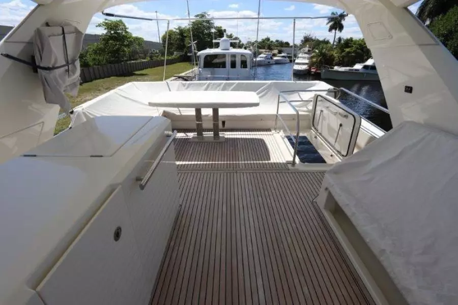 2017 Prestige Motoryacht