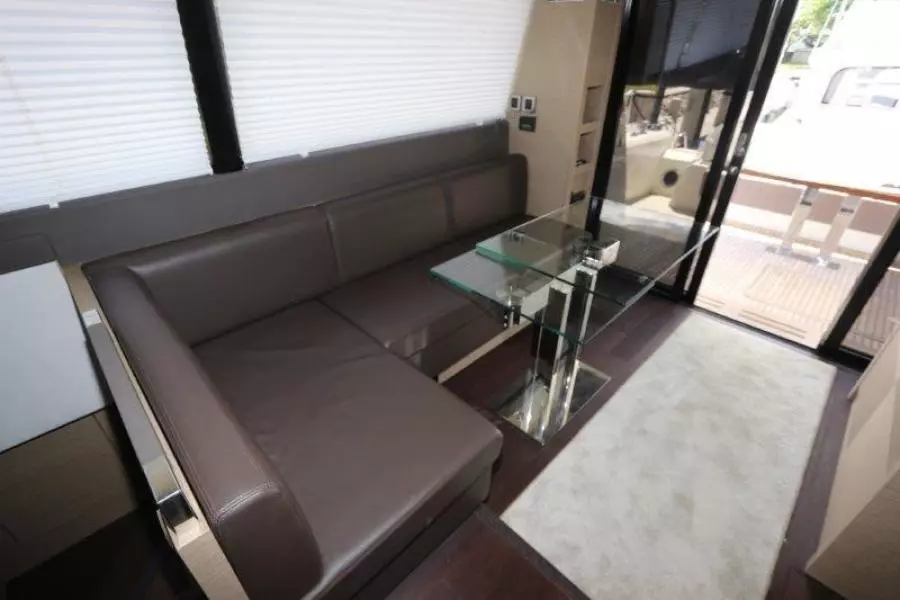 2017 Prestige Motoryacht