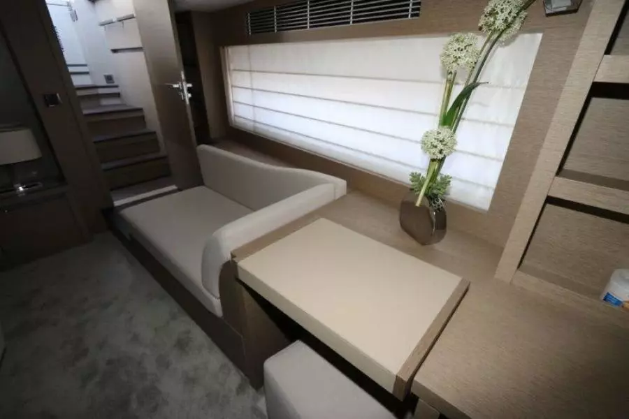 2017 Prestige Motoryacht