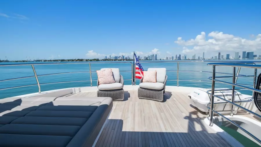 2018 Sunseeker 86 Yacht