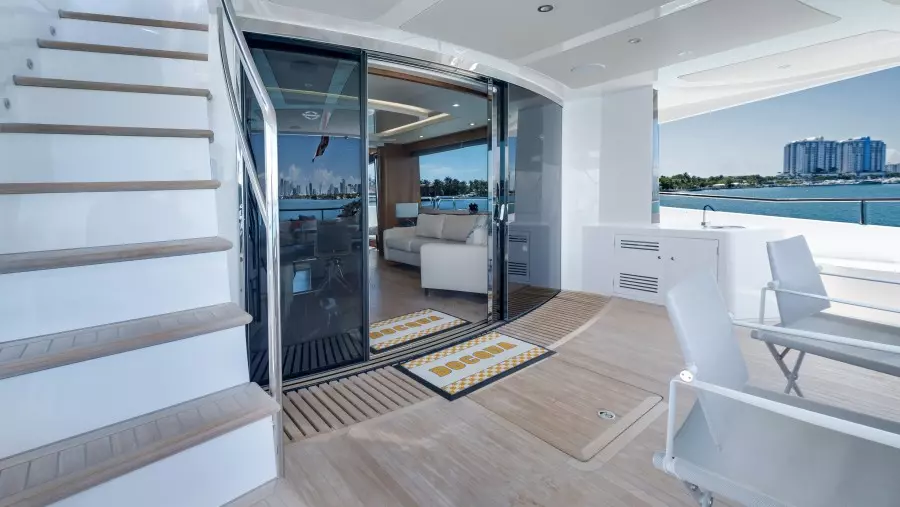 2018 Sunseeker 86 Yacht