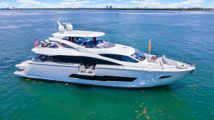 2018 Sunseeker 86 Yacht