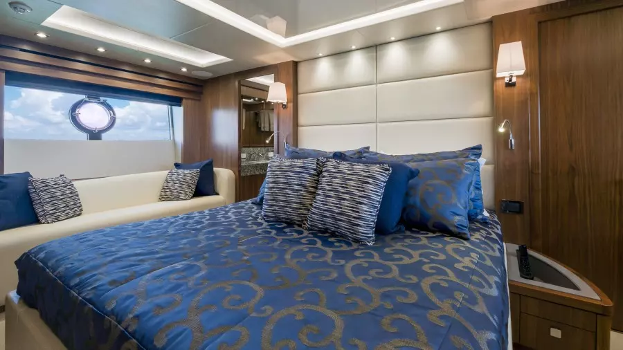 2018 Sunseeker 86 Yacht