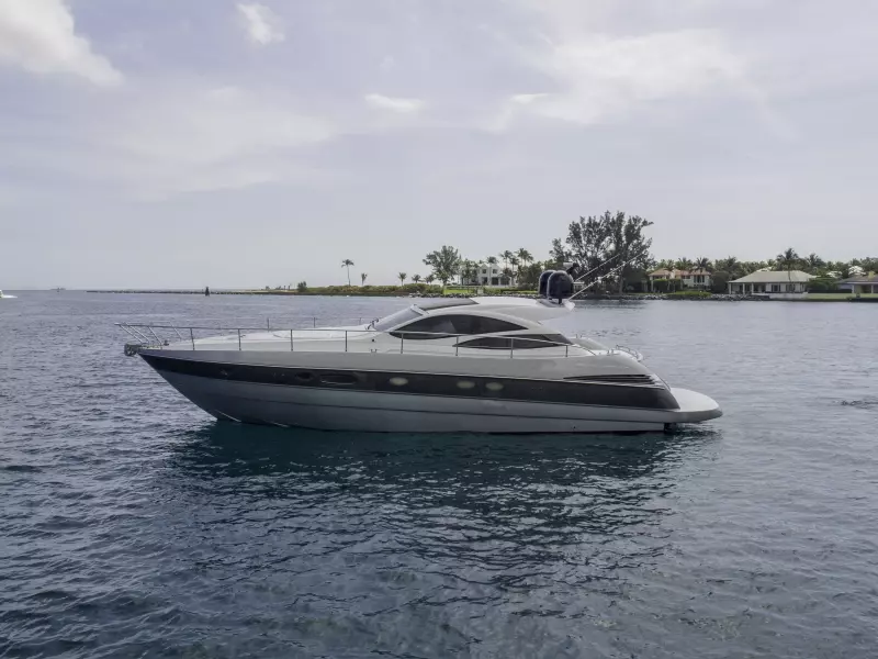 2004 Pershing Express