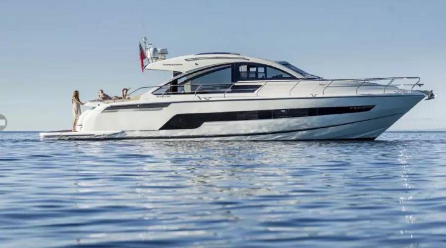2018 Fairline 53 Targa Open 9