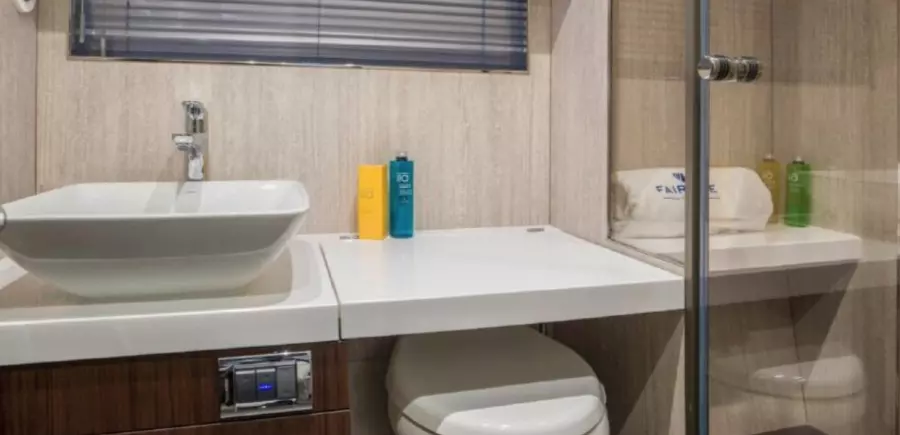 2018 Fairline 53 Targa Open 29