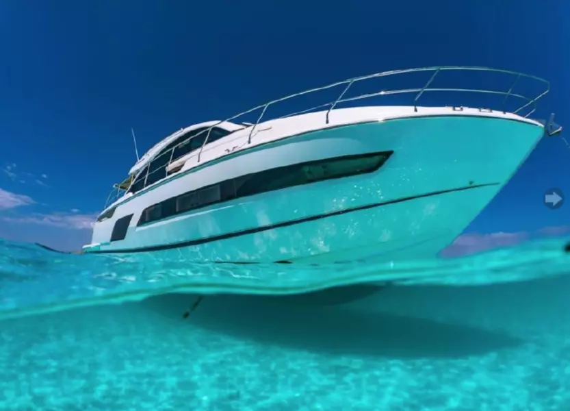 2018 Fairline 53 Targa Open 1