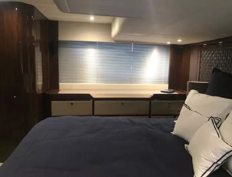 2018 Fairline 53 Targa Open 24