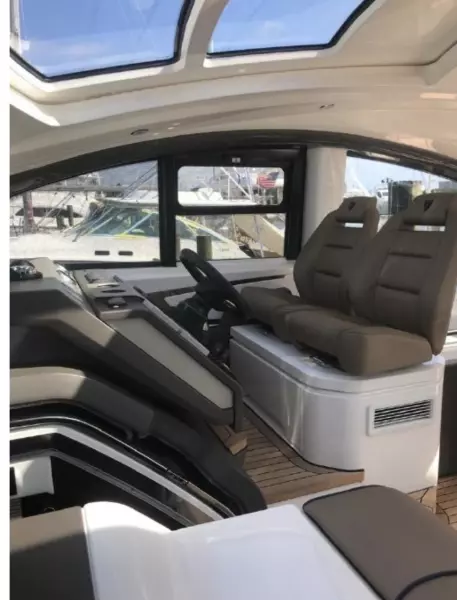 2018 Fairline 53 Targa Open 16