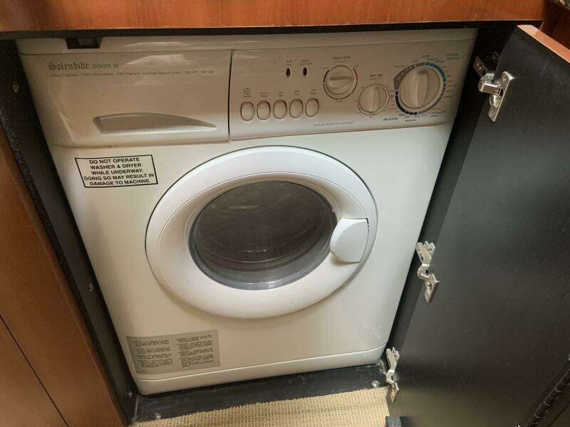 2005 Sea Ray 500 Sundancer