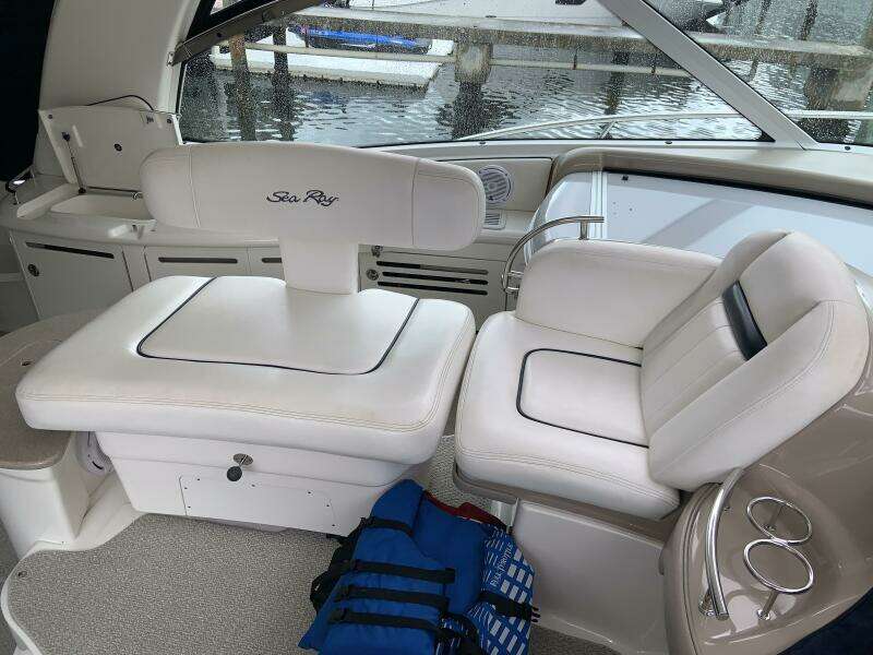 2005 Sea Ray 500 Sundancer