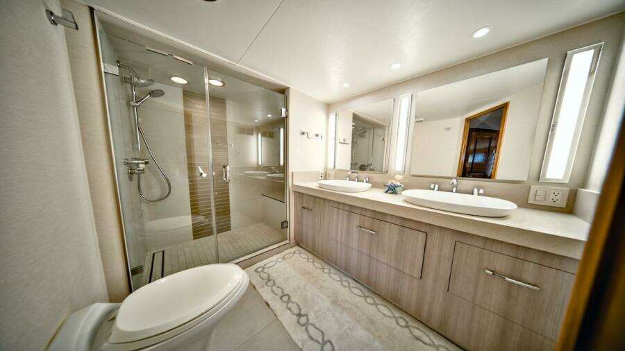 1998 Hatteras Sport Deck