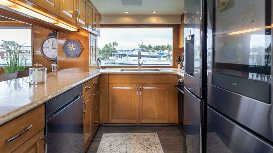 1998 Hatteras Sport Deck