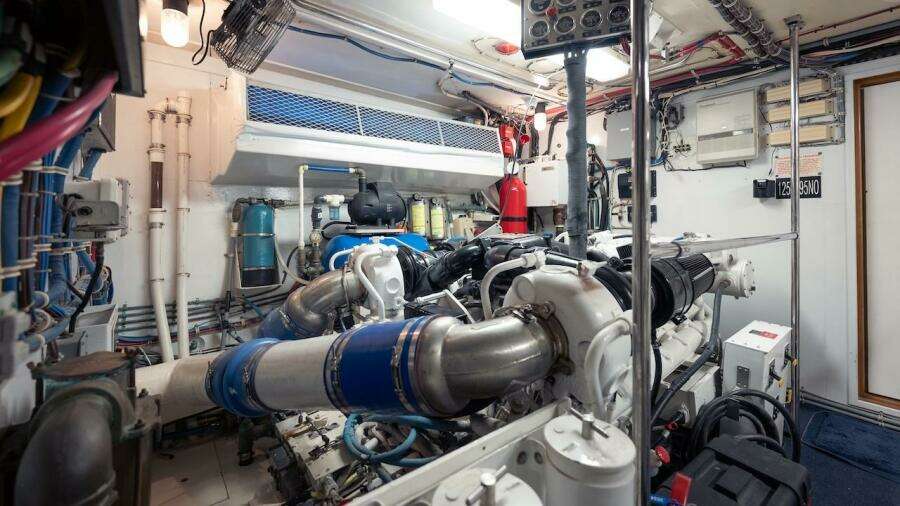 1998 Hatteras Sport Deck