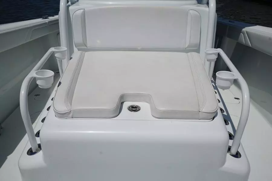 2013 Yellowfin 42 - seating