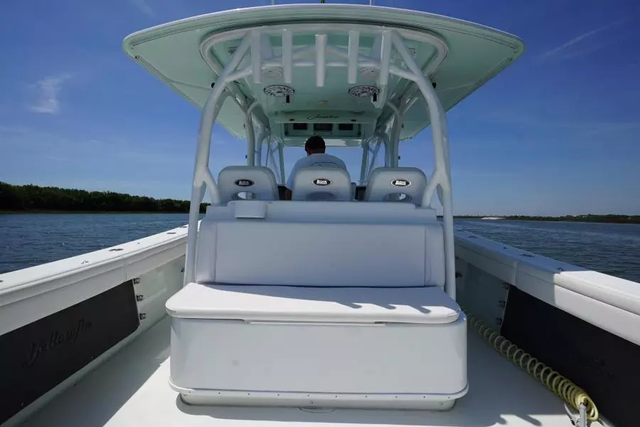 2013 Yellowfin 42 - seating