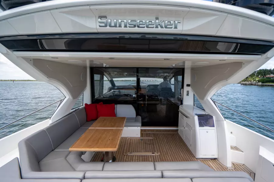 2019 Sunseeker Predator
