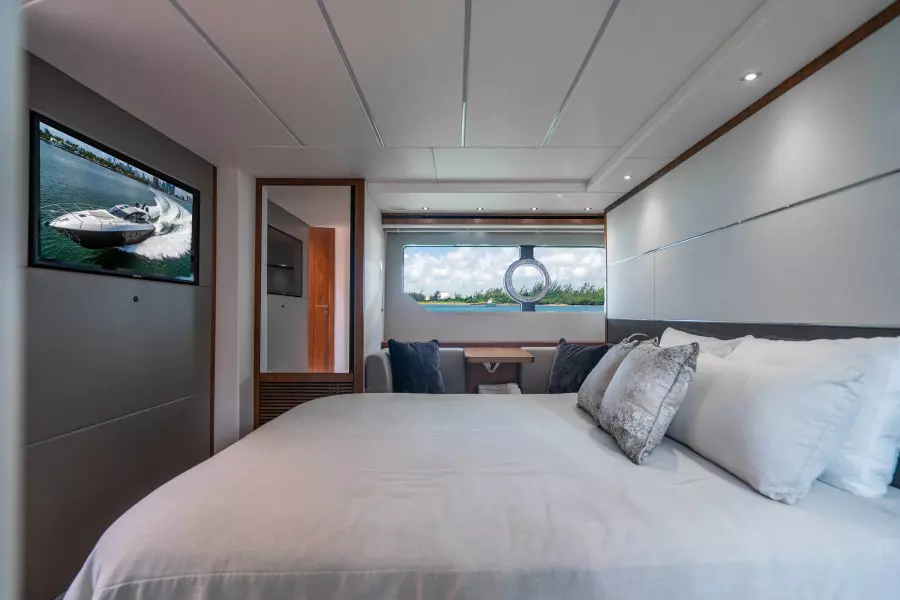 2019 Sunseeker Predator