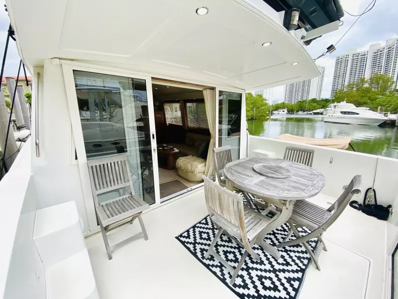 2003 Navigator 5700 Rival