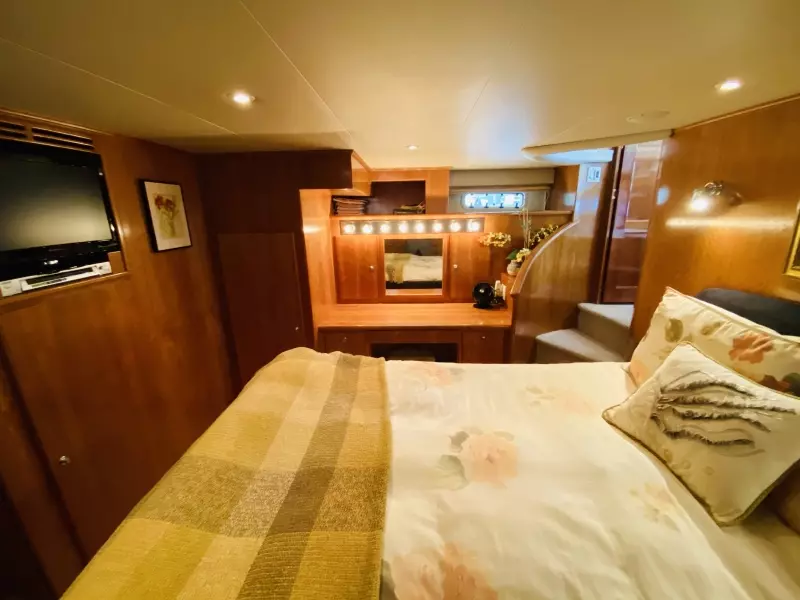 2003 Navigator 5700 Rival