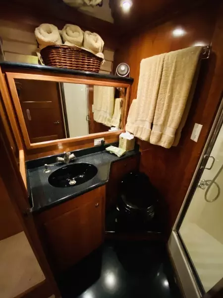 2003 Navigator 5700 Rival