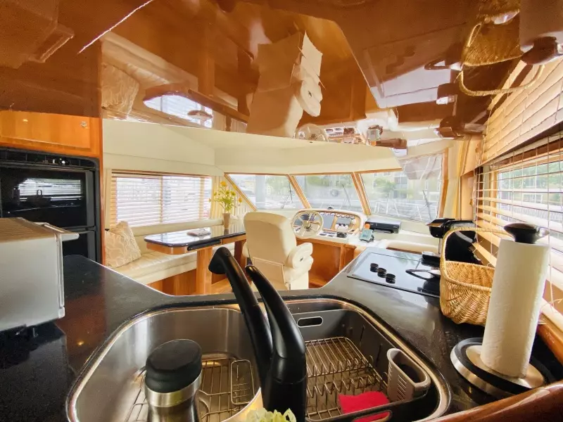 2003 Navigator 5700 Rival