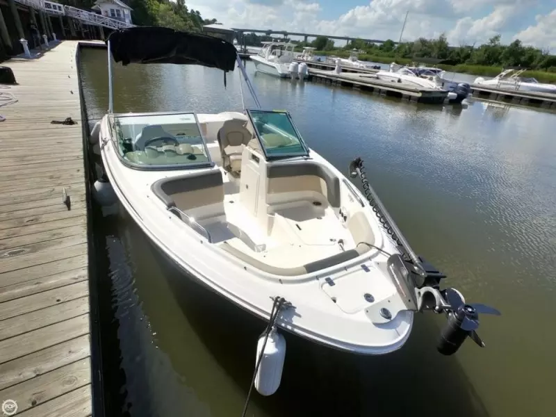2014 Chaparral 21 Ski & Fish H20
