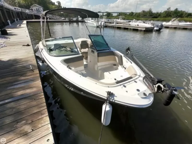 2014 Chaparral 21 Ski & Fish H20