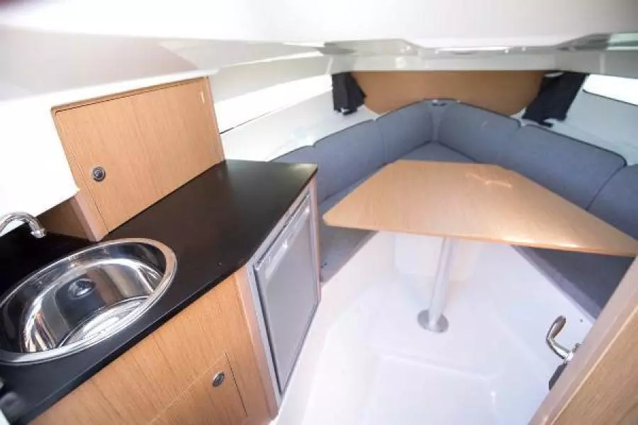 2026 Beneteau Flyer 8 SunDeck