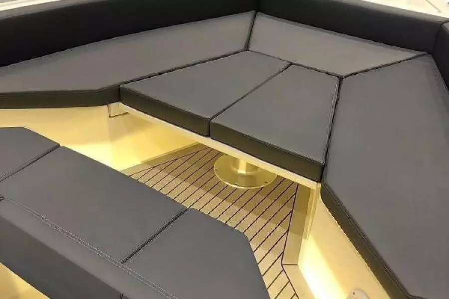 2022 De Antonio D28 Xplorer