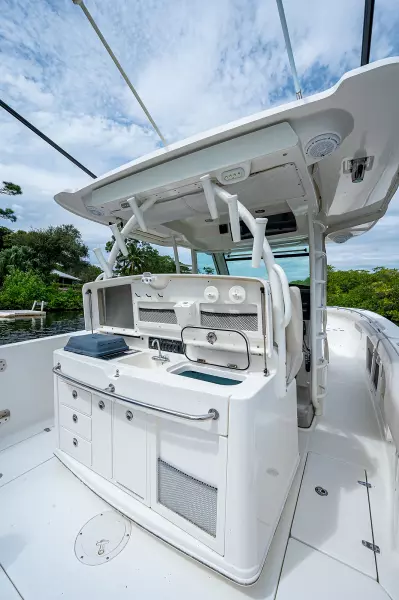 2017 Boston Whaler 370 Outrage