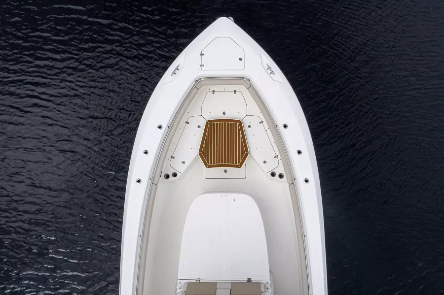 2017 Boston Whaler 370 Outrage