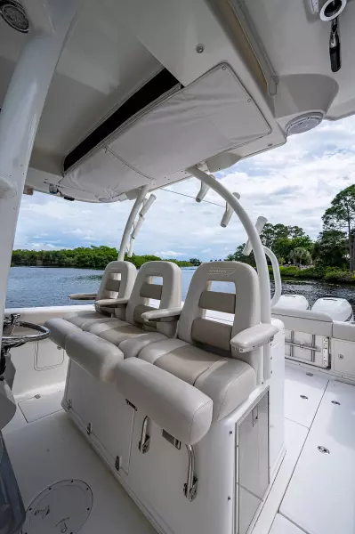 2017 Boston Whaler 370 Outrage