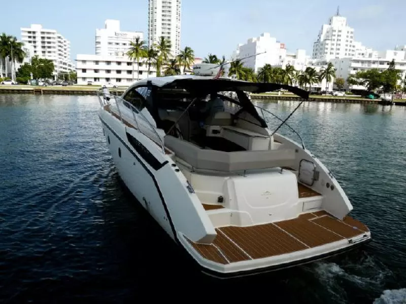 2013 Azimut Atlantis 38