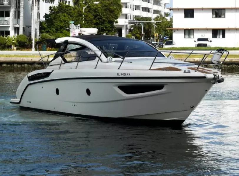 2013 Azimut Atlantis 38