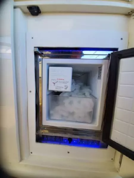 2013 Azimut Atlantis 38