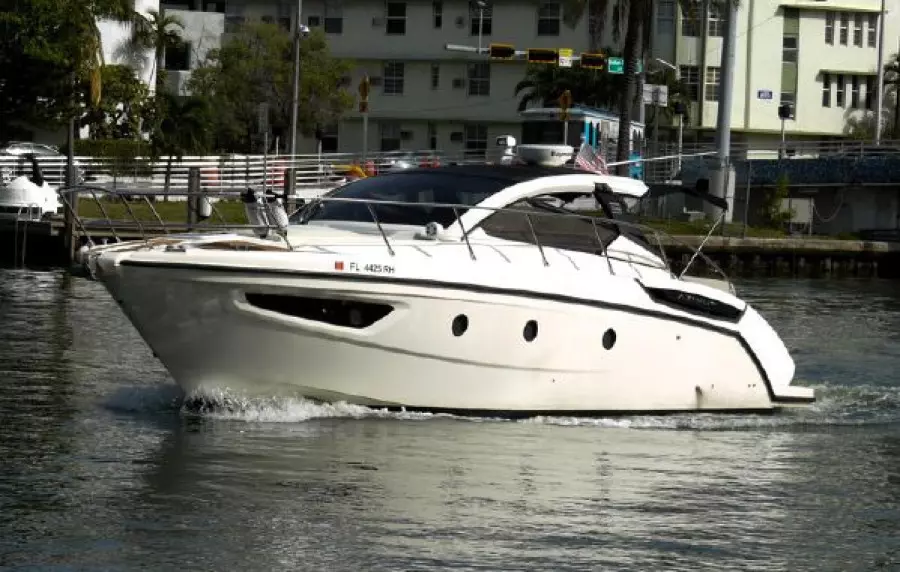 2013 Azimut Atlantis 38