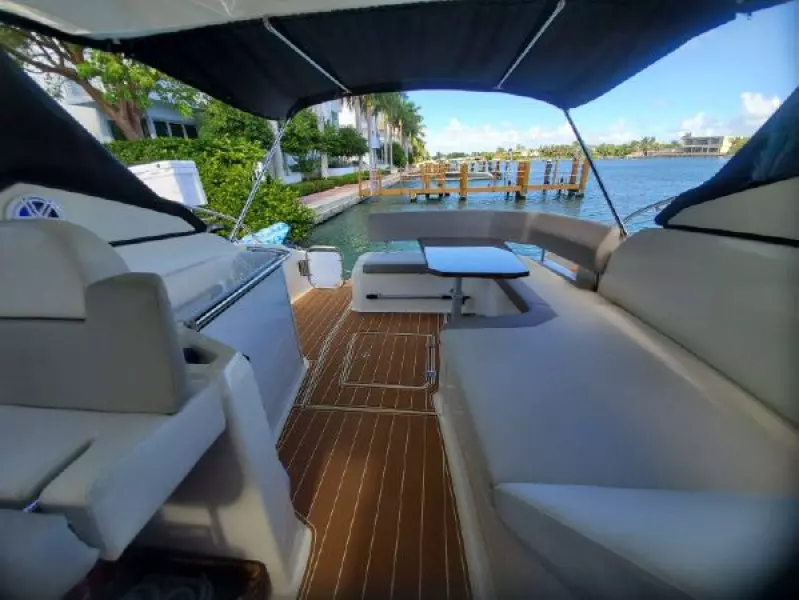 2013 Azimut Atlantis 38