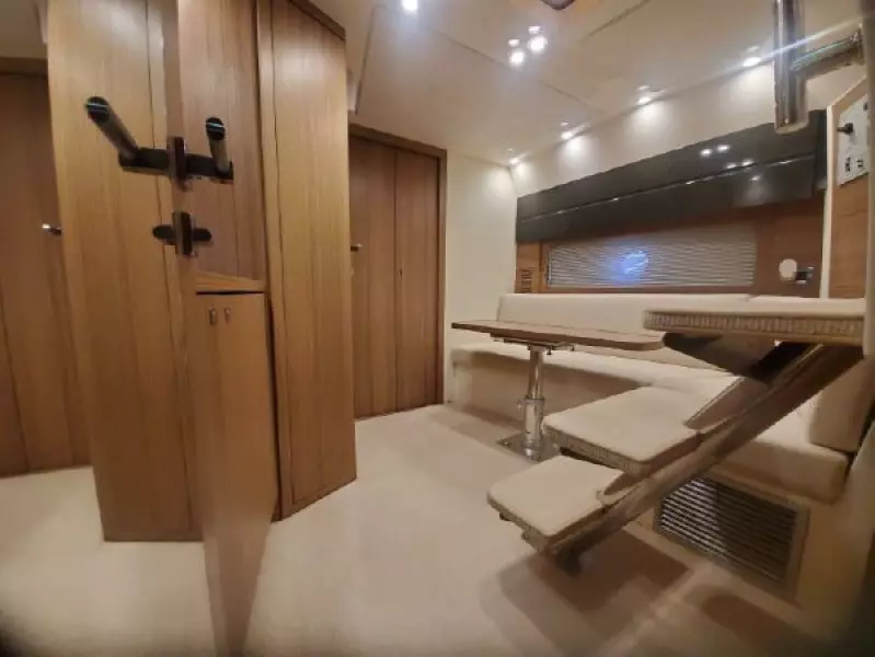 2013 Azimut Atlantis 38