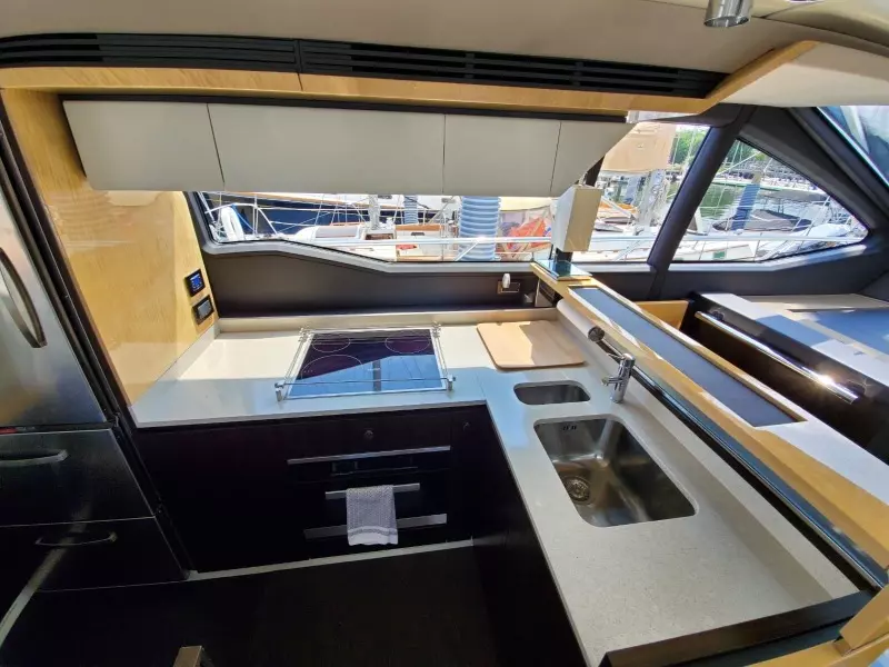 2018 Azimut Flybridge