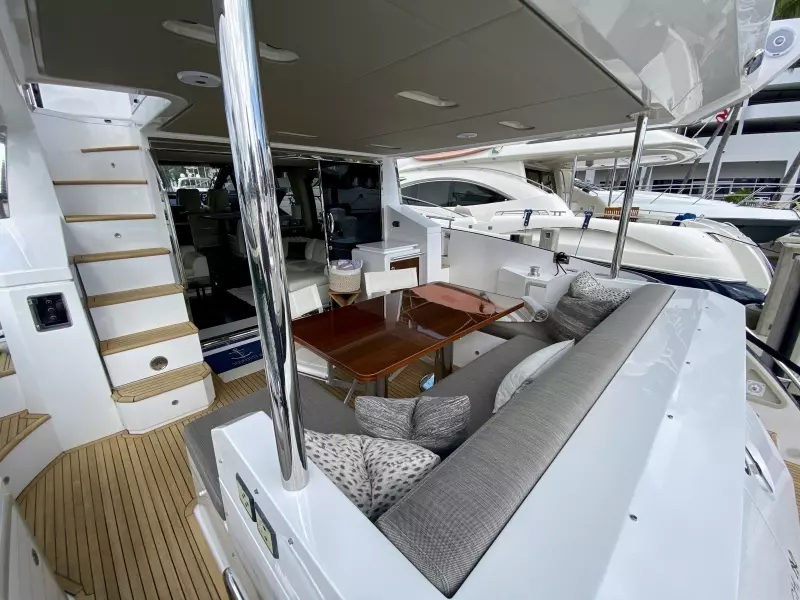 2018 Azimut Flybridge