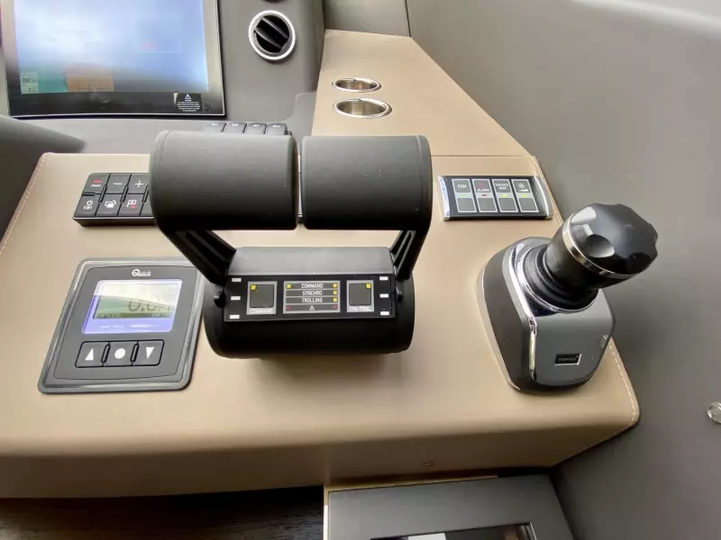 2018 Azimut Flybridge