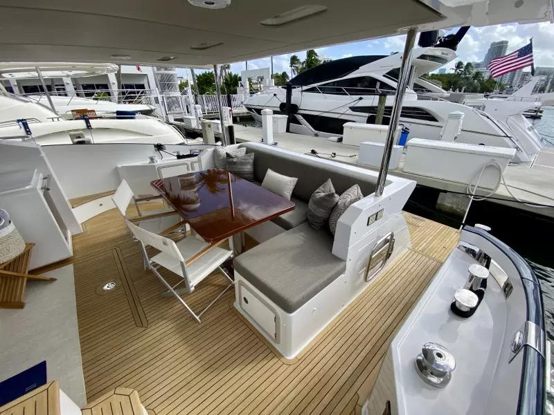 2018 Azimut Flybridge